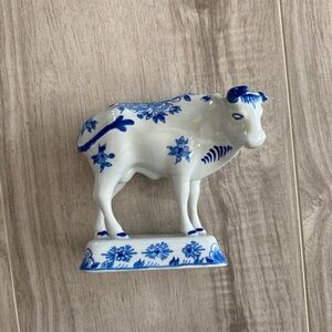 1960s Dutch White & Blue Royal Delft Ceramic Cow Statue Figure decor Figurine